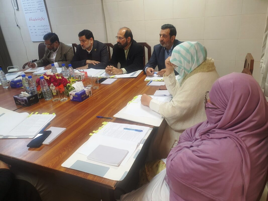 Mr.-Ameer-ul-Azeem-President-Governing-Body-Address-Governing-Body-Meeting-at-Mansoorah-5-1067x800